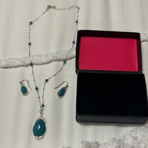 Avon faux turquoise necklace and earring jewelry set